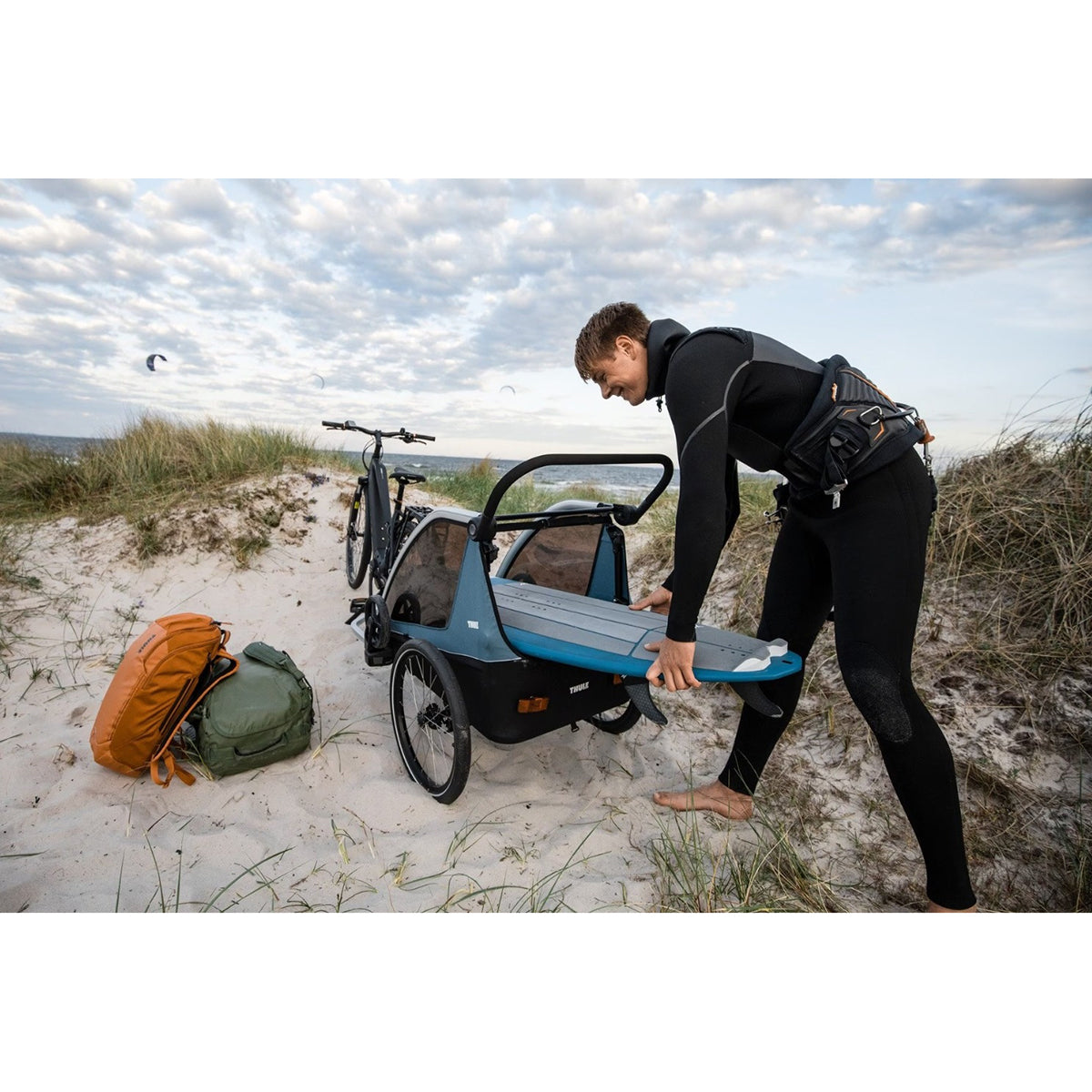 Remorca de bicicleta pentru transport copii, Thule, Courier, Aegean Blue, 2 locuri