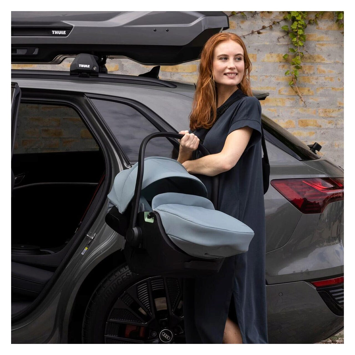 Scaun auto Thule Maple pentru bebeluși 0 - 15 luni Dark Blue