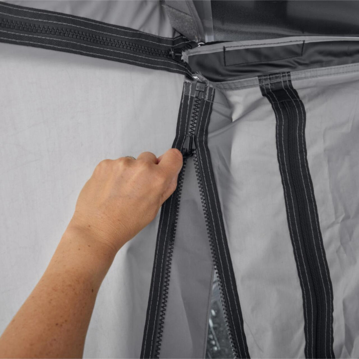 Cort auto cu prindere pe plafon, Thule, Approach 2 M, pentru 2-3 persoane, Dark Slate