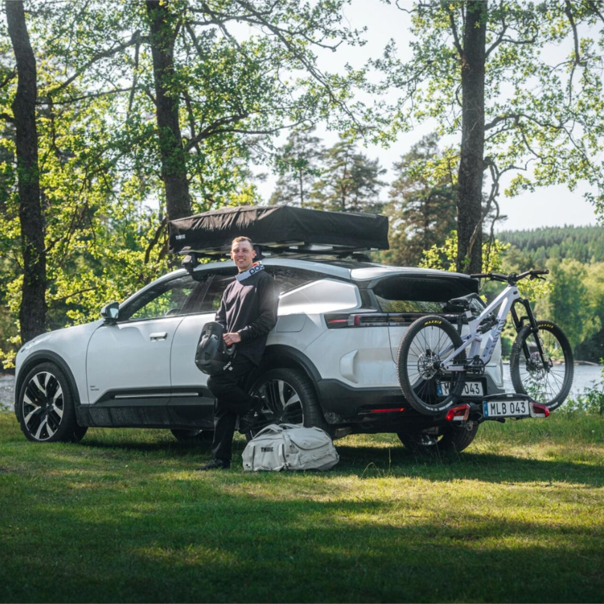 Suport pentru 2 biciclete, Thule VeloLite, cu prindere pe carligul de remorcare