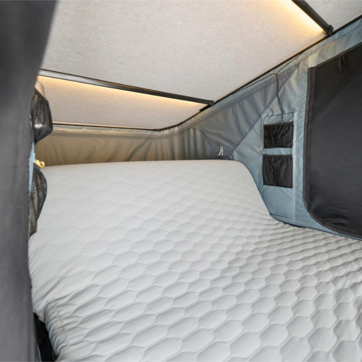 Cort auto cu prindere pe plafon, Thule, Widesky, pentru 2 persoane, Dark Slate