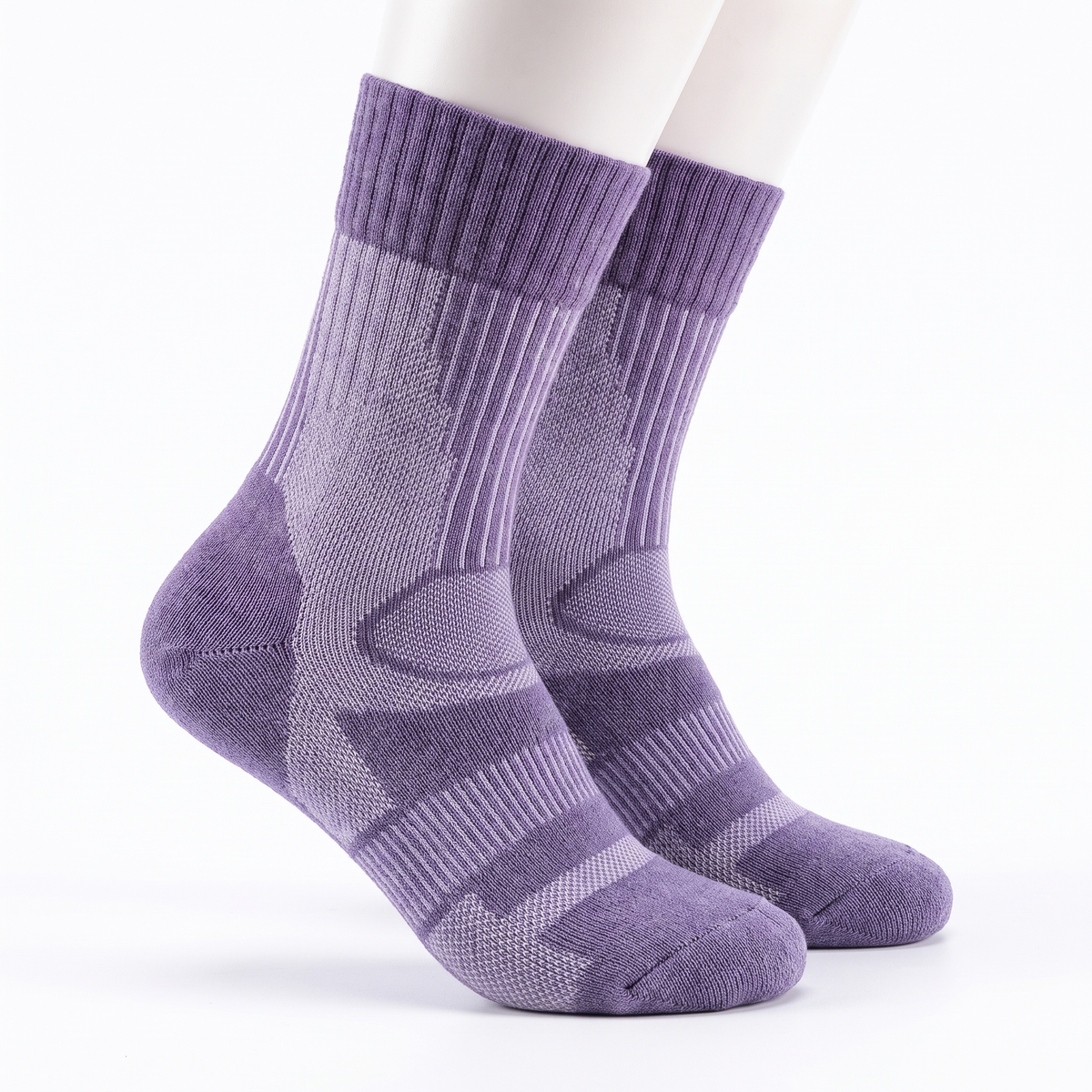Pereche șosete hiking hikerjoy din lână merino 41,3%, mov, mărimea M (35-38), pe fundal alb
