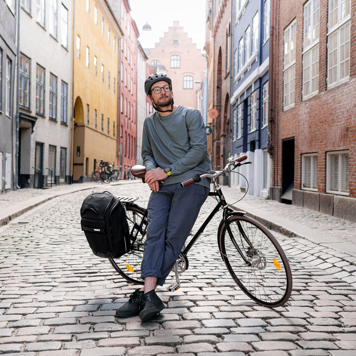 Rucsac urban hibrid pentru bicicleta, cu compartiment  laptop, Thule, Paramount, 26L, Green