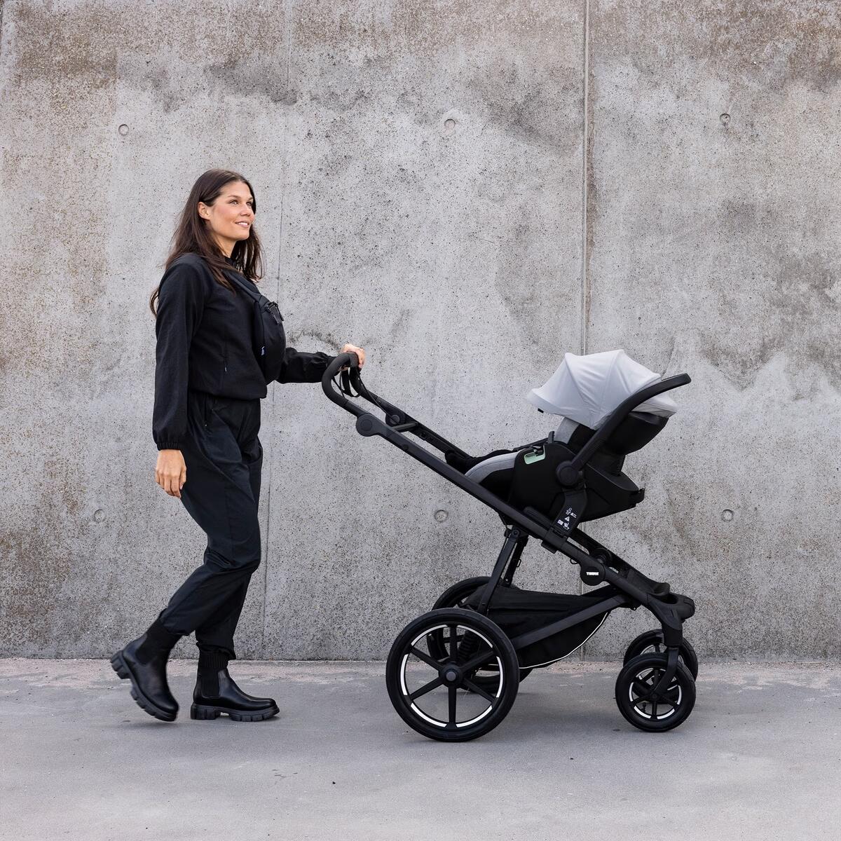 Scaun auto Thule Maple pentru bebeluși 0 - 15 luni Black