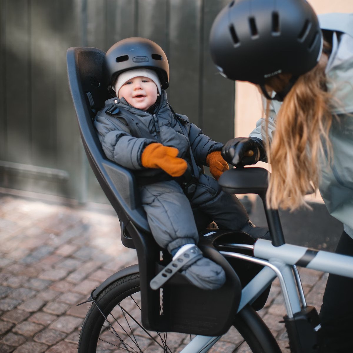 Scaun pentru copii, Thule Yepp 2 Maxi Midnight Black Frame mounted, cu montare pe bicicleta in spate