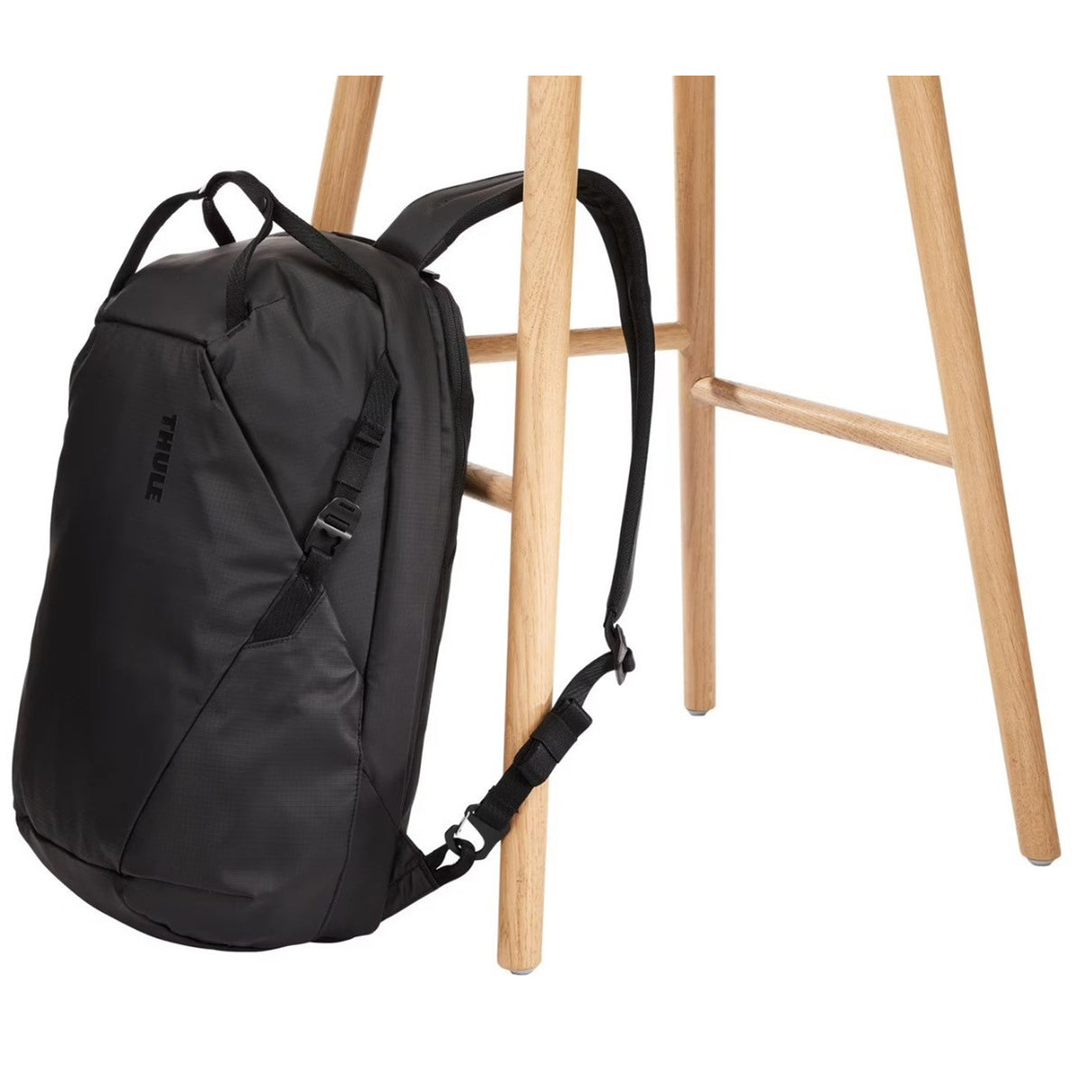 Rucsac urban cu compartiment laptop, Thule, Tact, 16L, Negru
