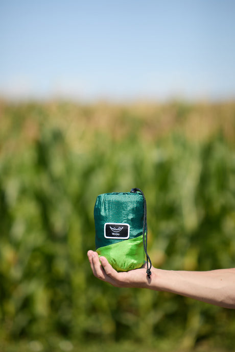 Hamac hikerjoy forest green pliat compact, încăpe în palmă