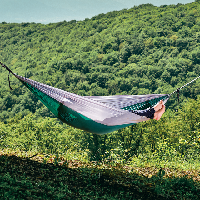 Hamac hikerjoy dark green, nylon parașută 210T, capacitate 225 kg pentru camping și natură