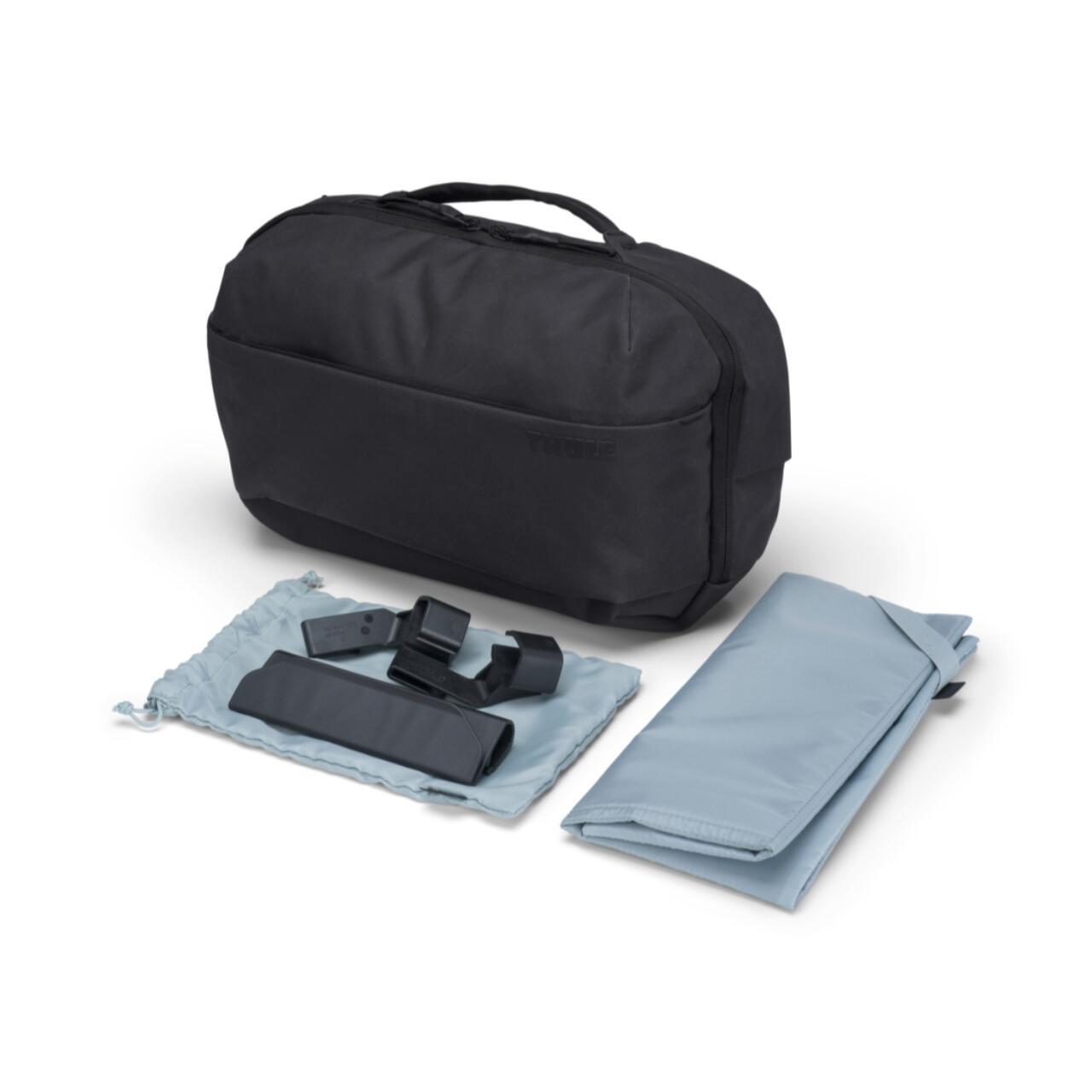 Accesoriu Thule Aion Changing Bag - Geanta pentru a transporta toate cele necesare copilului, Black