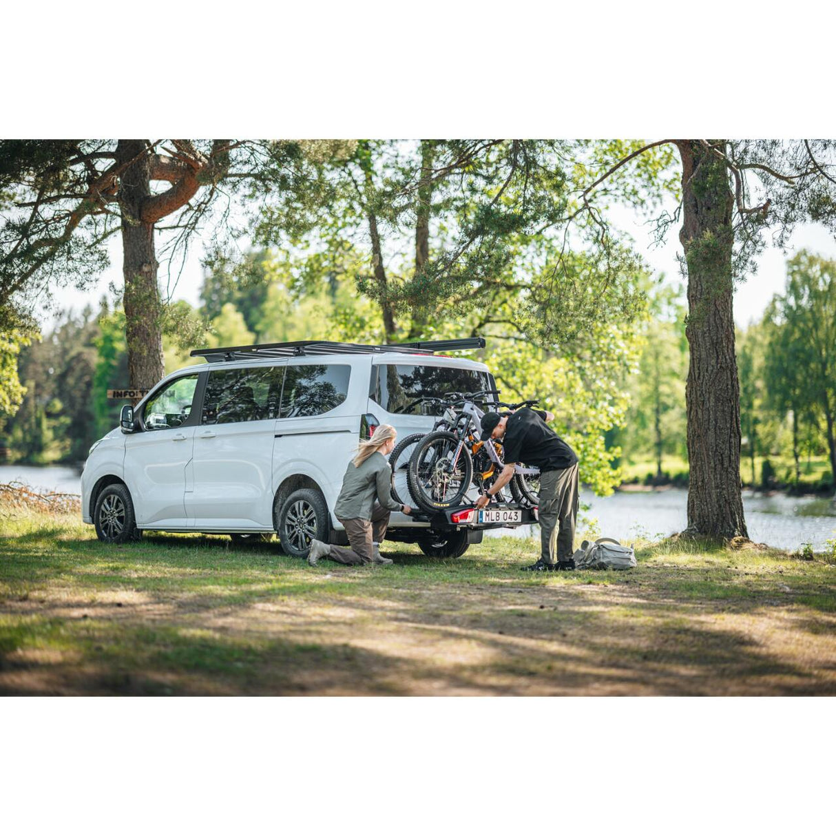 Suport pentru 3 biciclete, Thule VeloSpace 3, cu prindere pe carligul de remorcare
