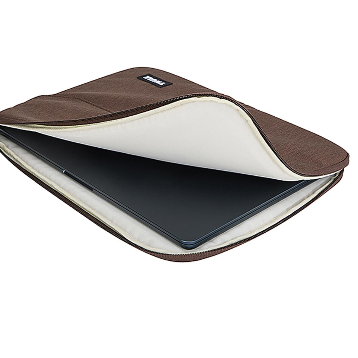 Husa laptop Thule Lithos Sleeve MacBook Air 15", Nuanced Brown