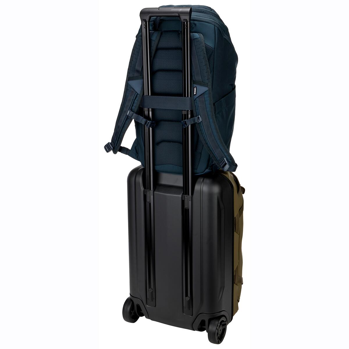 Rucsac urban cu compartiment laptop, Thule, Chasm, 26L, Darkest Blue