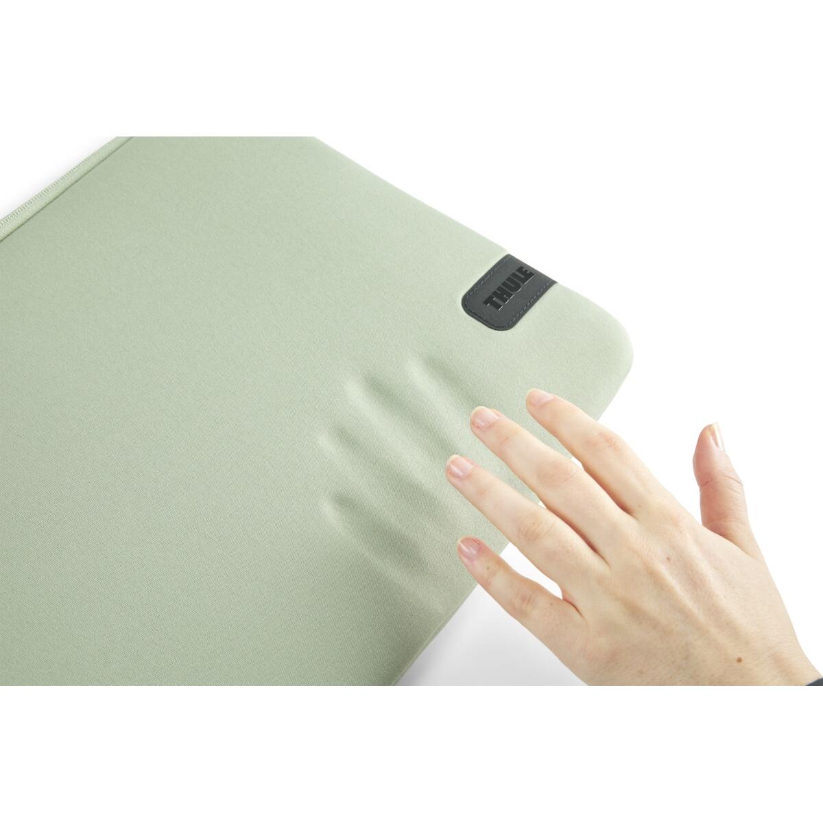 Husa laptop Thule Koya MacBook Air 13” / PC 13,3”, Light Green