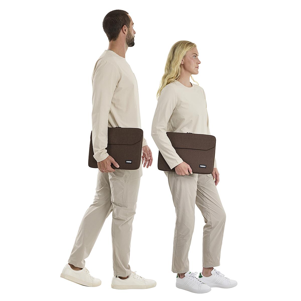 Husa laptop Thule Lithos Sleeve MacBook Pro 16", Nuanced brown