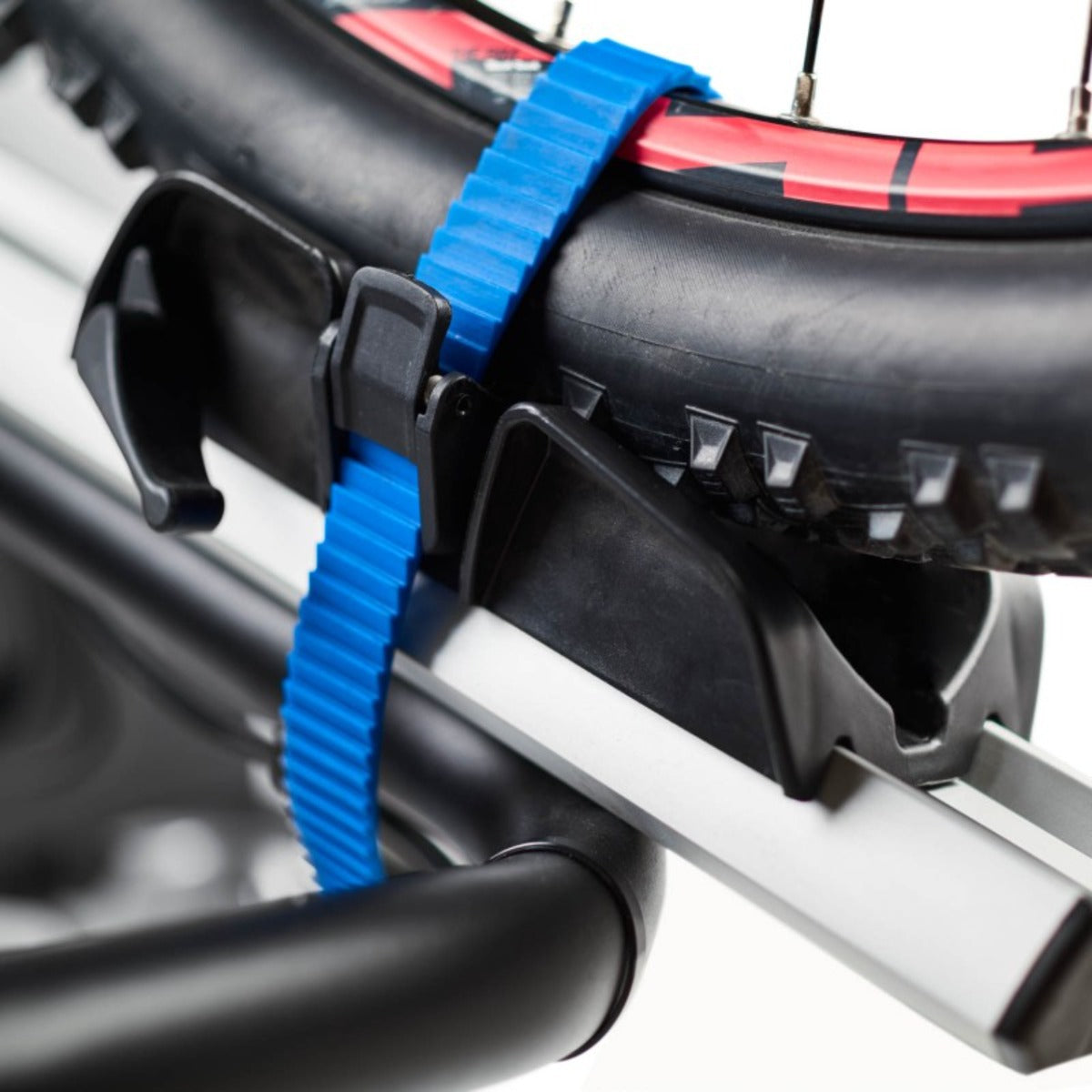 Suport biciclete Cruz Pivot eBike R3 940-509 cu prindere pe carligul de remorcare, pentru 2 biciclete electrice, 13 pini