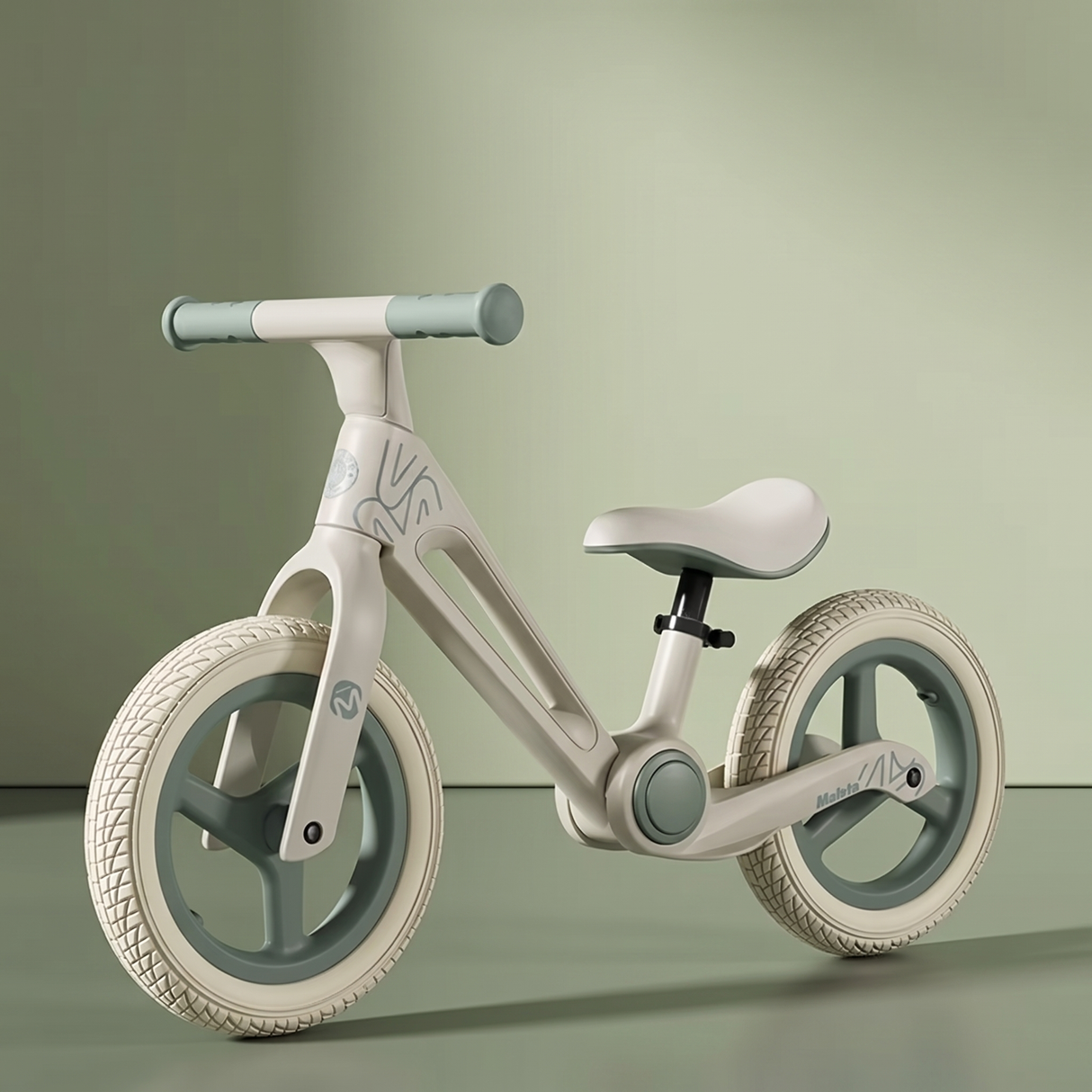 Bicicletă fără pedale pliabilă verde matcha — vedere laterală