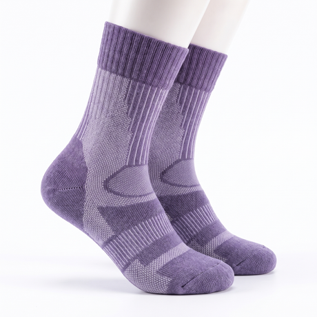 Pereche șosete hiking hikerjoy din lână merino 41,3%, mov, mărimea M (35-38), pe fundal alb