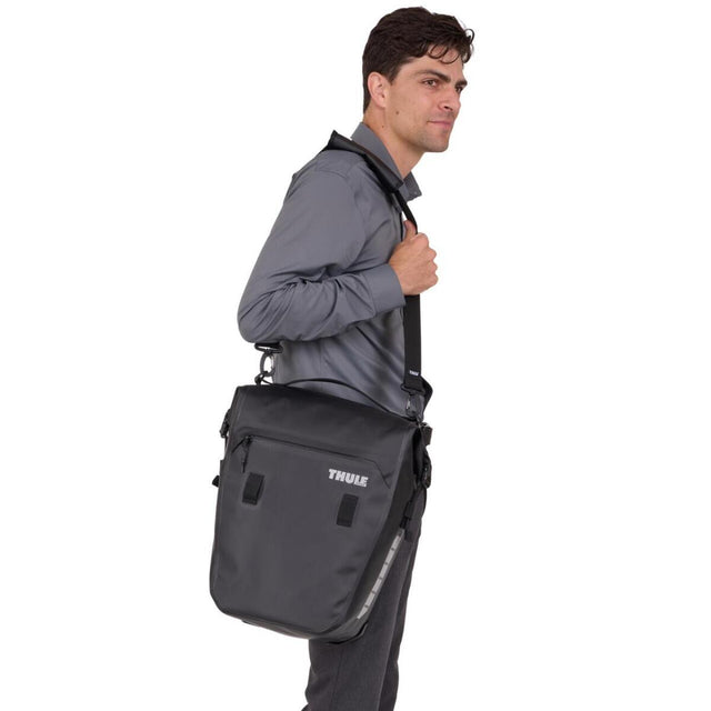 Genti pentru bicicleta Thule Shield Pannier 22L Black