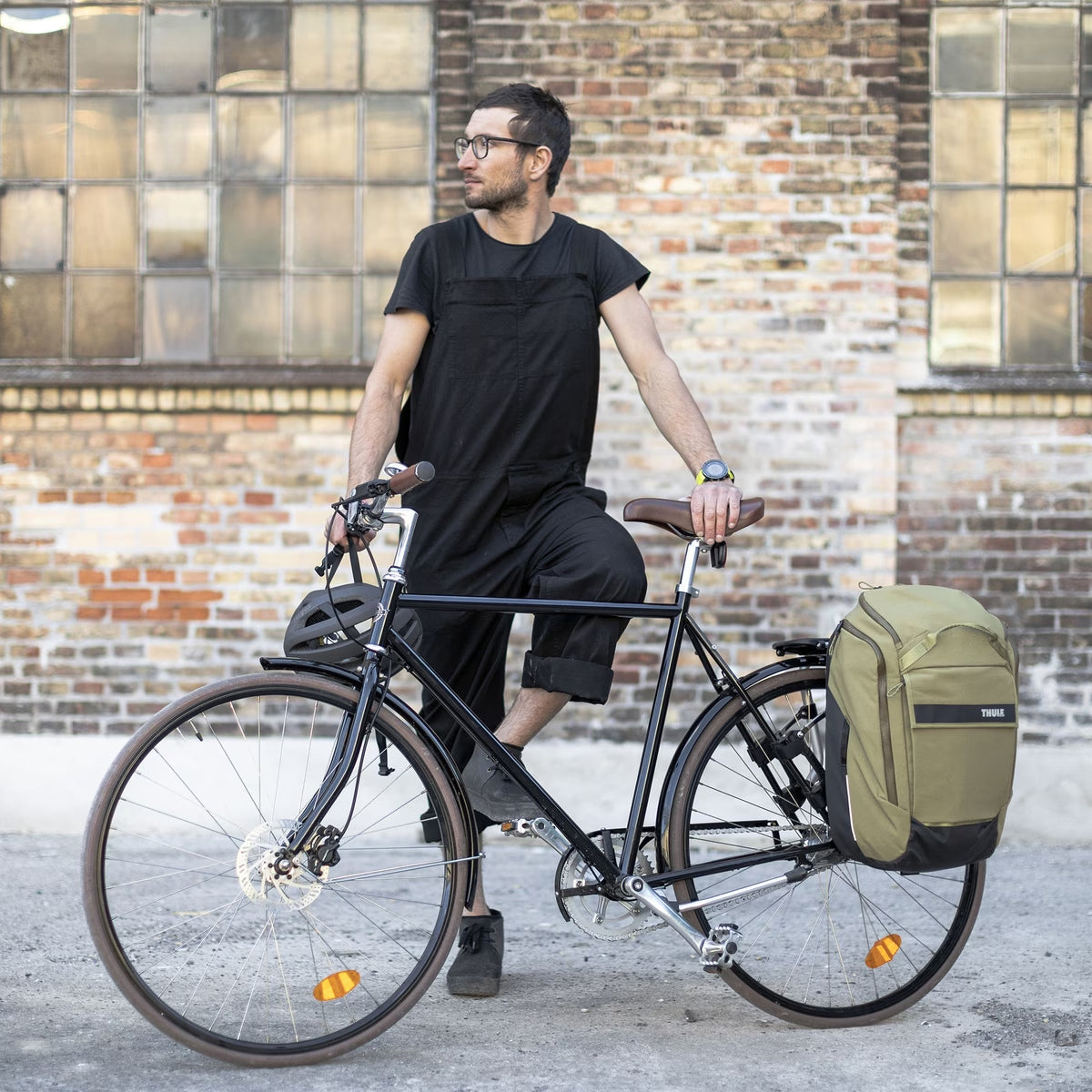 Rucsac urban hibrid Thule Paramount, 26L, Tan Beige