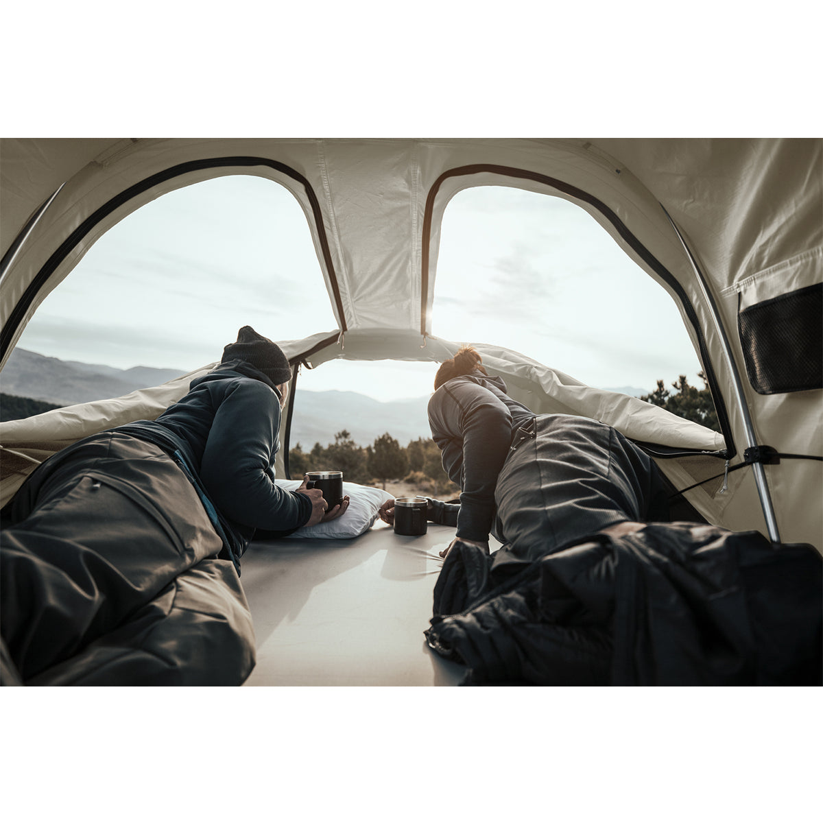 Cort auto cu prindere pe plafon, Thule, Approach M, pentru 2-3 persoane, Grey