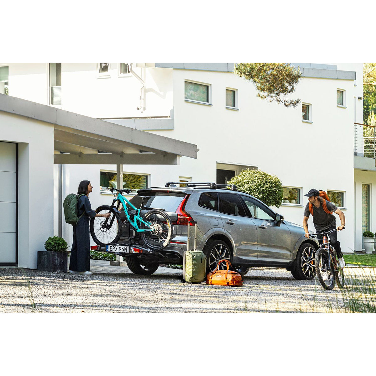 Suport biciclete Thule EasyFold XTF 2 cu prindere pe carligul de remorcare (13 pini) - pentru 2 biciclete