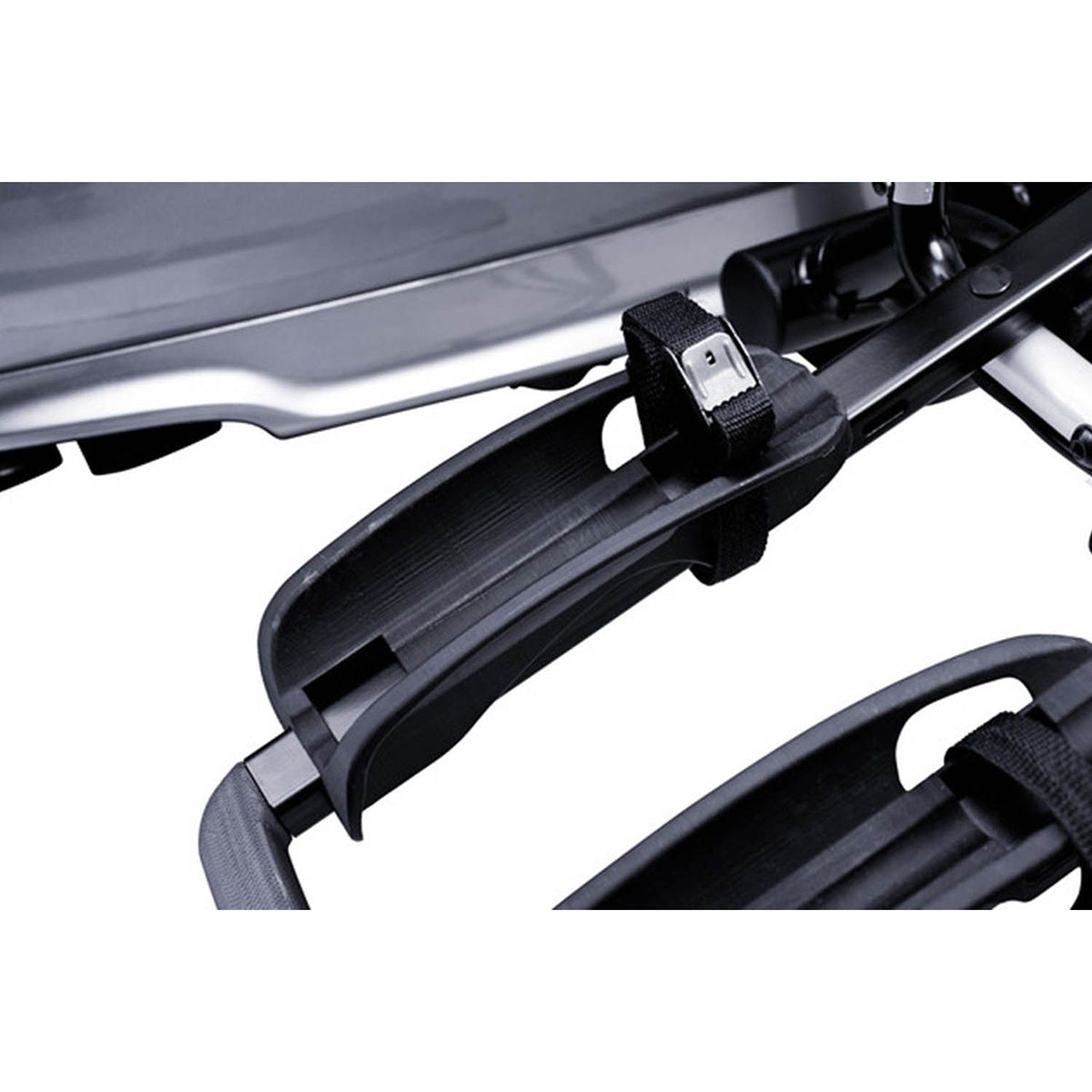 Suport biciclete Thule EuroRide 942 cu prindere pe carligul de remorcare - pentru 3 biciclete