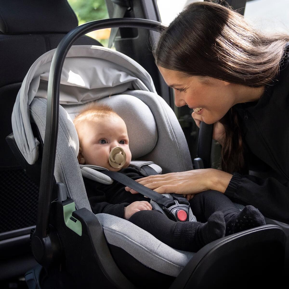 Scaun auto Thule Maple pentru bebeluși 0 - 15 luni Black